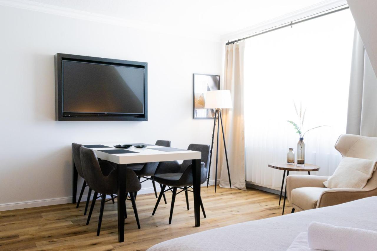 Strandnahe Ferienwohnung - Sehr Modern Und Hochwertig Eingerichtet, Inklusive Parkplatz, Gartenzugang Und Fahrradunterstellmoeglichkeit シャルボイツ エクステリア 写真