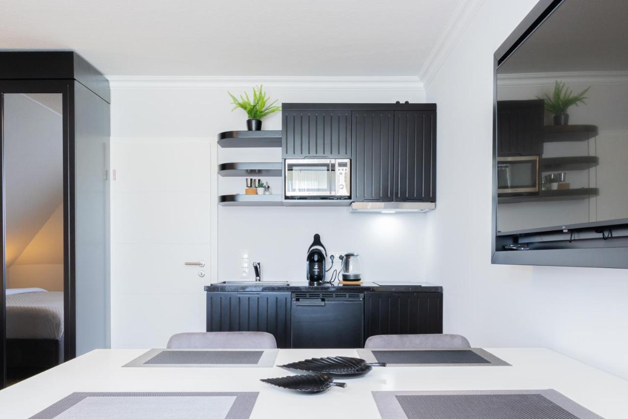 Strandnahe Ferienwohnung - Sehr Modern Und Hochwertig Eingerichtet, Inklusive Parkplatz, Gartenzugang Und Fahrradunterstellmoeglichkeit シャルボイツ エクステリア 写真